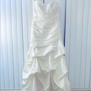 Wedding Dress/Gown
